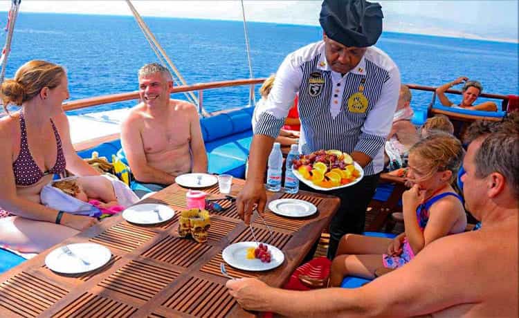 Full Day Snorkeling - Luxury Pirates